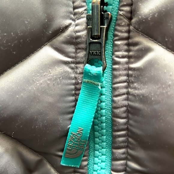 Kids Winter coat.Like New - Picture 4 of 6